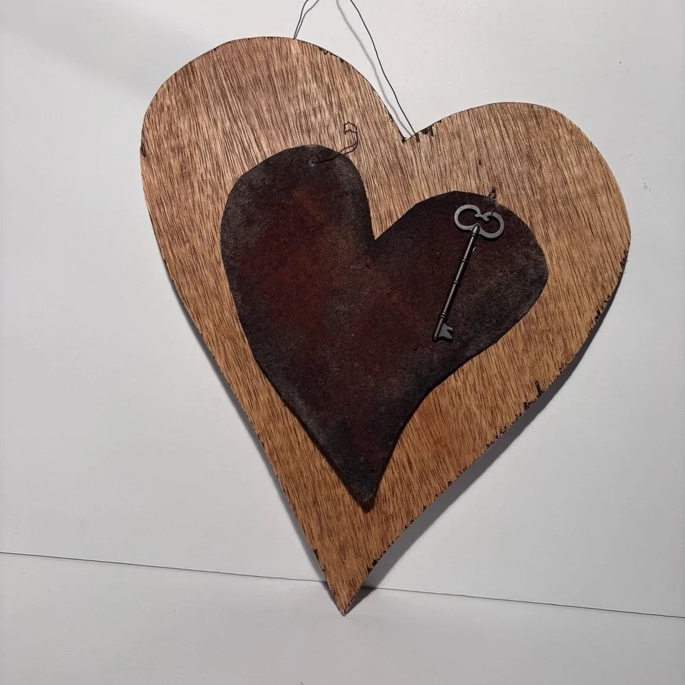 Hand Crafted Wood / Rusty Heart With Old Fashioned Key Valentines Decor